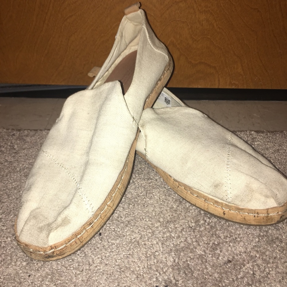 Cream Toms!